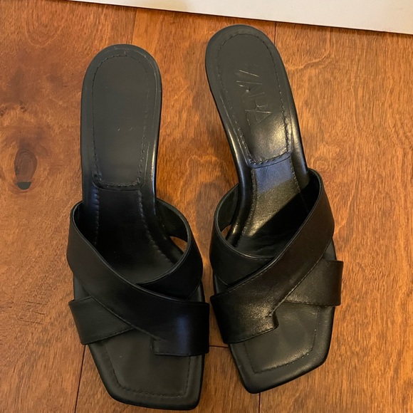 Zara Black Leather Sandals - Picture 3 of 4